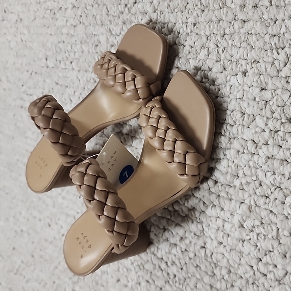 Basil Braided Heels - Picture 2 of 7